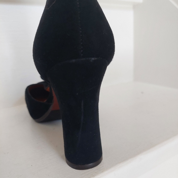 Chi Mihara Suede Pumps w/ black bow tie - Picture 10 of 12